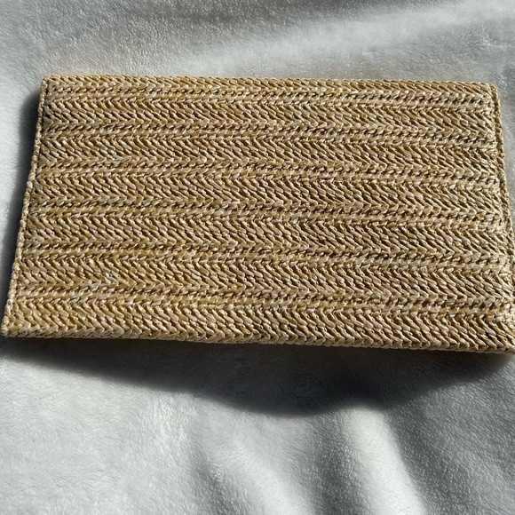 ❤️‍🔥 NWOT Limited Edition Dior raffia clutch w/ original box & wrapping - Picture 3 of 10